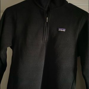 Small Black Patagonia Pullover